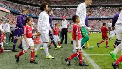  莱万多夫斯基重返安联球场受追捧  