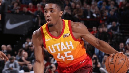  爵士重建交易送走米切尔至骑士  